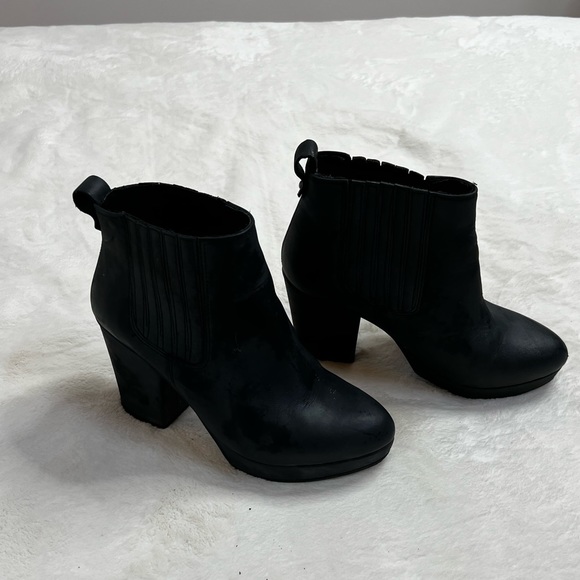 Newbuck Botties - Picture 2 of 2